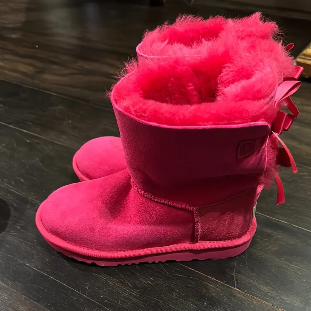 UGG Pink Sheepskin Boots NWOT - Picture 2 of 6